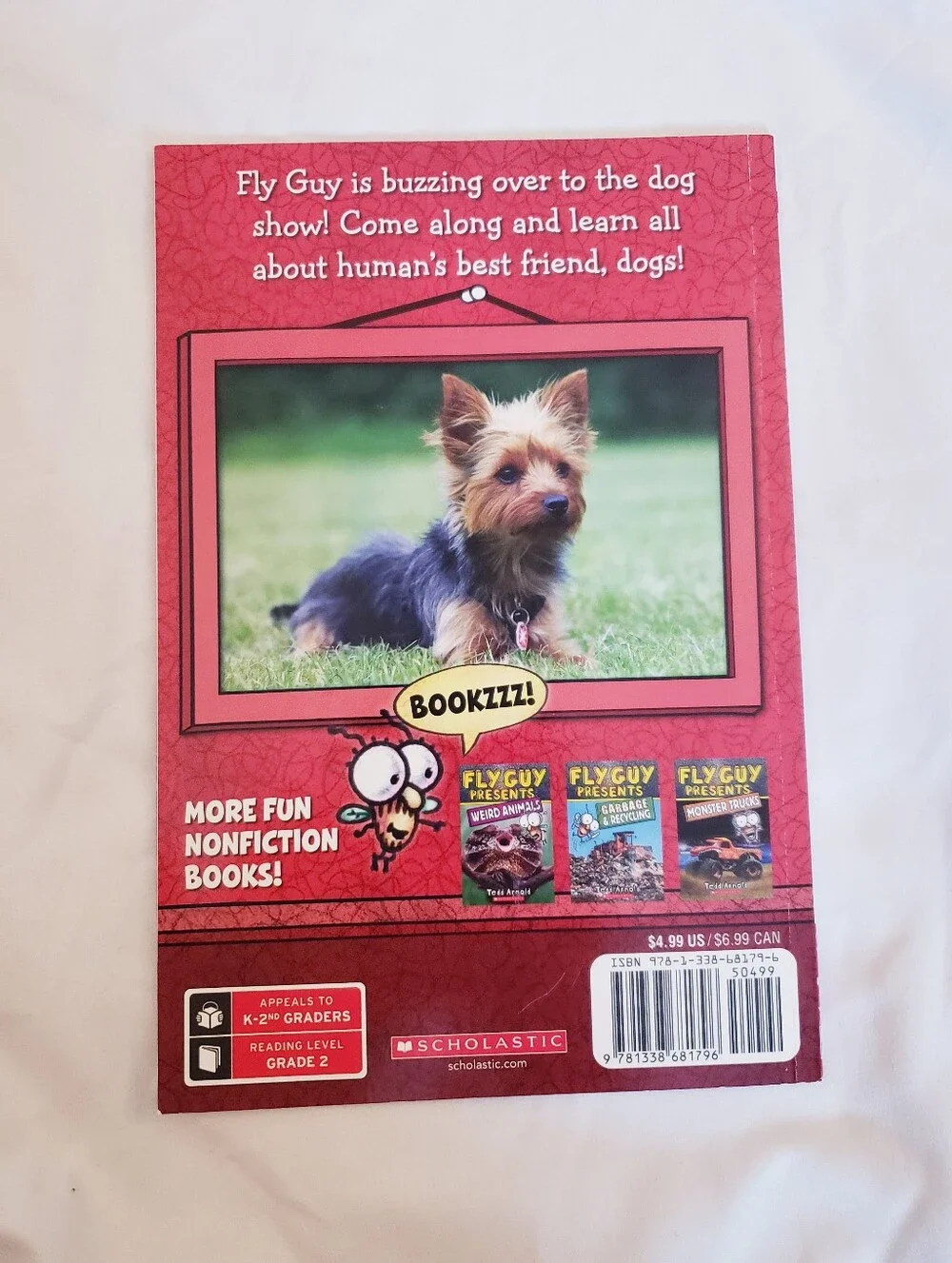 Scholastic Fly Guy Presents: Dogs - Yellow, Blue, Red Cover